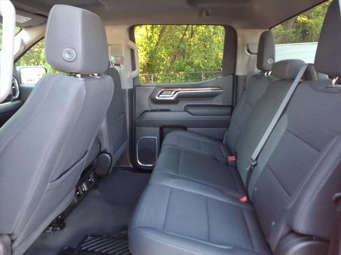 Certified 2023 Chevrolet Silverado 1500 LT AWD/4WD image 17