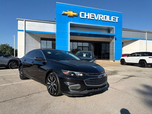 Used 2017 Chevrolet Malibu LT w/ Leather Package FWD image 1
