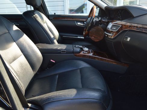 Used 2010 Mercedes-Benz S 550 S 550 4MATIC Sedan 4D image 20