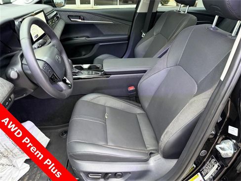 Used 2025 Toyota Camry XLE w/ Premium Plus Package image 16