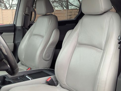 Used 2021 Honda Odyssey Touring image 14