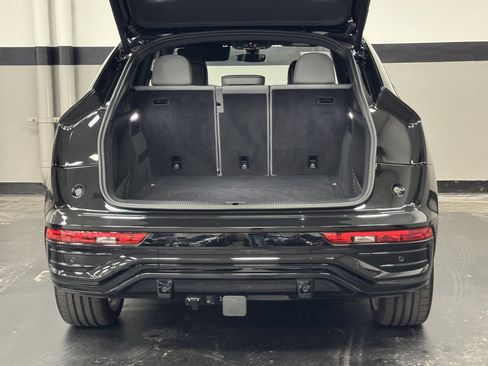 Used 2025 Audi Q5 Prestige w/ Prestige Package image 14
