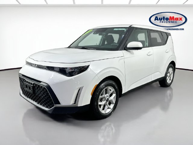 Used 2024 Kia Soul LX w/ Option Group 015 FWD image 4