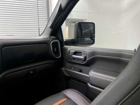 Used 2022 GMC Sierra 2500 AT4 w/ Gooseneck/5TH Wheel Package AWD/4WD image 11
