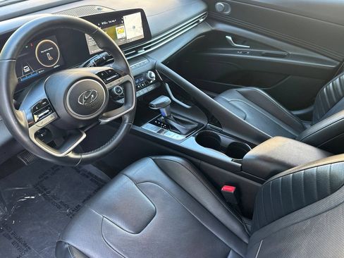 Used 2023 Hyundai Elantra Limited w/ Cargo Package FWD image 9