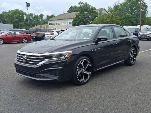 Used 2020 Volkswagen Passat 2.0T R-Line FWD image 3