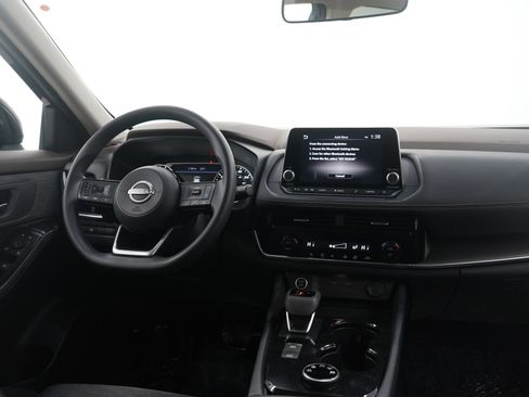 Used 2022 Nissan Rogue SV image 14