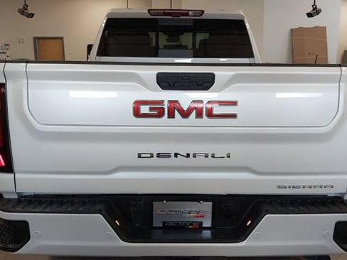 Used 2024 GMC Sierra 2500 Denali w/ Denali Reserve Package AWD/4WD image 46