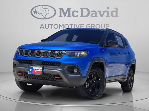 Used 2023 Jeep Compass Trailhawk w/ Trailhawk Convenience Group AWD/4WD image 1