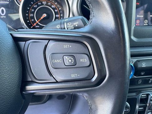 Used 2022 Jeep Gladiator Sport AWD/4WD image 14