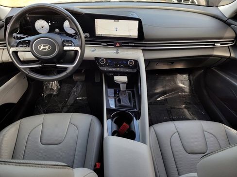 Used 2024 Hyundai Elantra Limited image 16