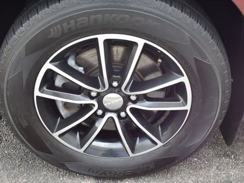 Used 2019 Dodge Grand Caravan SXT FWD image 48