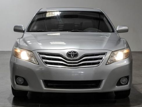 Used 2010 Toyota Camry XLE FWD image 9