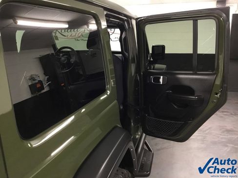 Used 2021 Jeep Wrangler Unlimited Sport AWD/4WD image 38