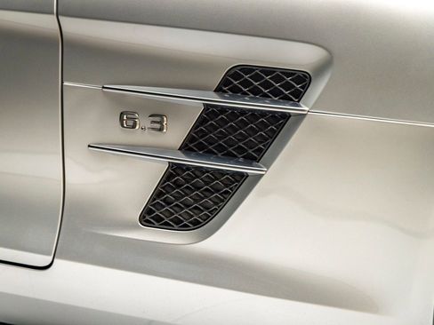 Used 2012 Mercedes-Benz SLS AMG Roadster image 40