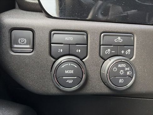 Used 2023 Chevrolet Silverado 1500 RST image 25