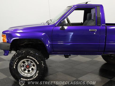 Used 1987 Toyota Pickup 4x4 Regular Cab image 22