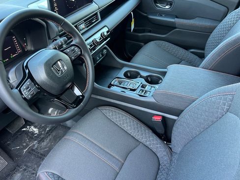 New 2026 Honda Pilot Sport image 7