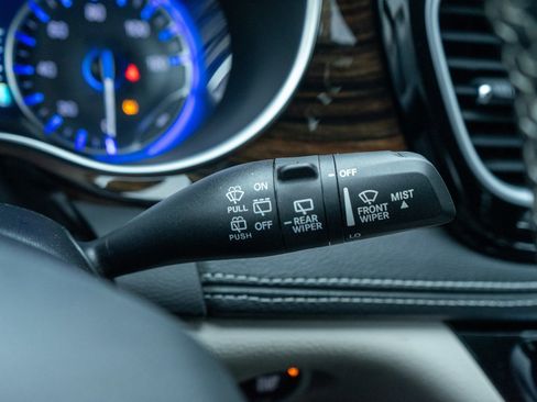 Used 2023 Chrysler Pacifica Limited image 26