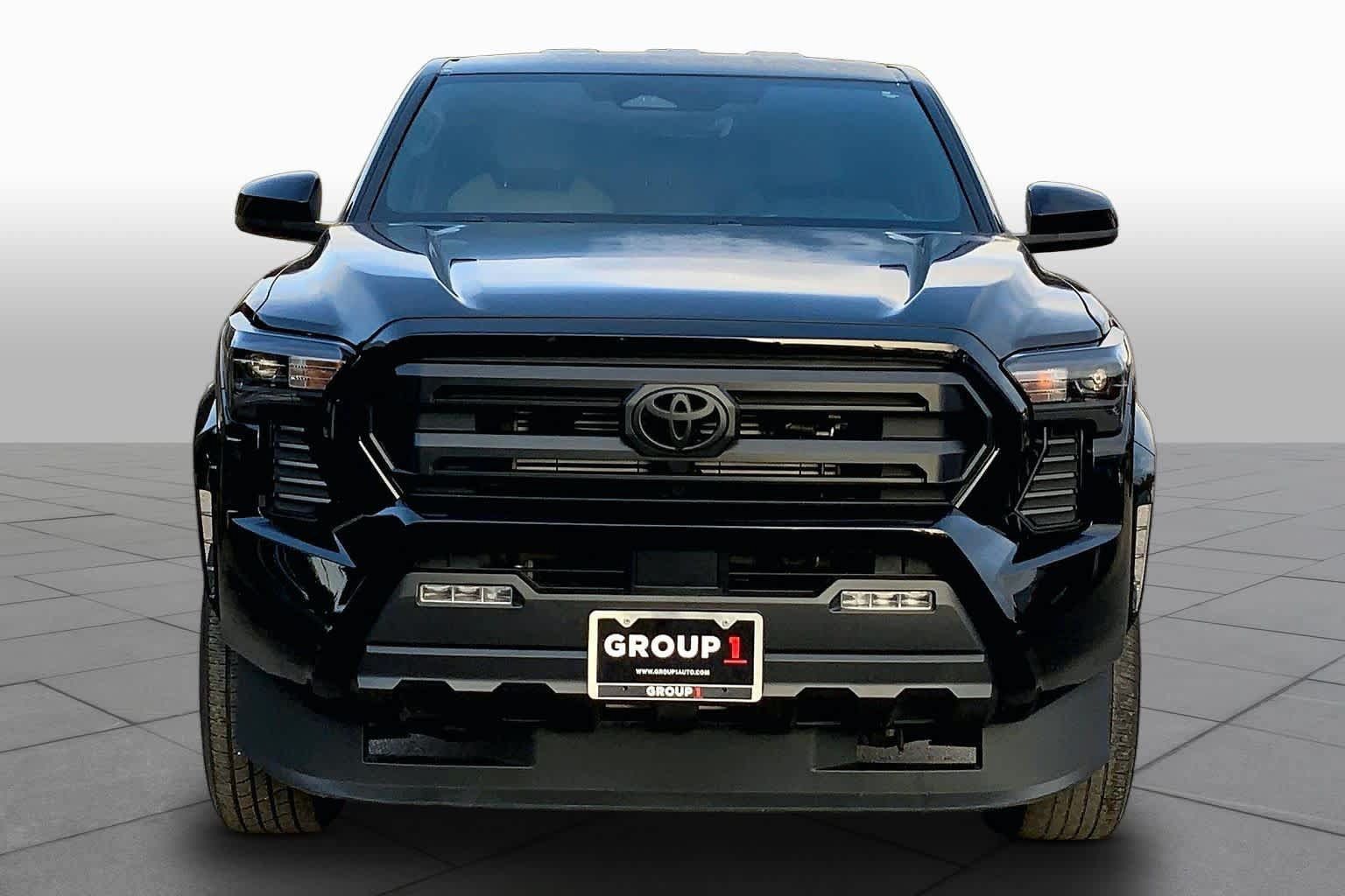 Used 2025 Toyota Tacoma SR5 AWD/4WD image 4
