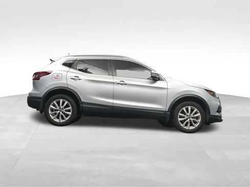 Used 2022 Nissan Rogue Sport SV w/ Technology Package FWD image 15