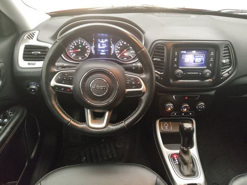 Used 2018 Jeep Compass Latitude w/ Cold Weather Group FWD image 22