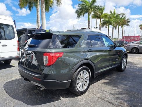 Used 2022 Ford Explorer King Ranch w/ Technology Package image 3