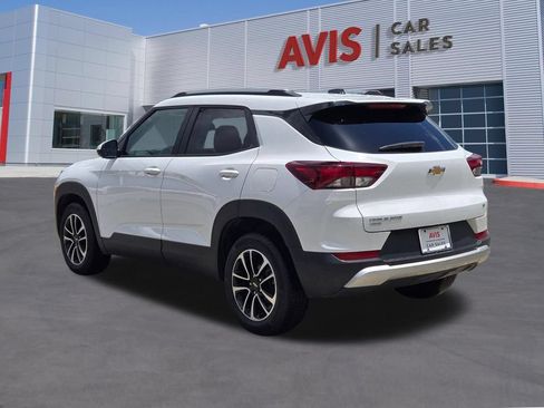 Used 2025 Chevrolet TrailBlazer LT AWD/4WD image 9