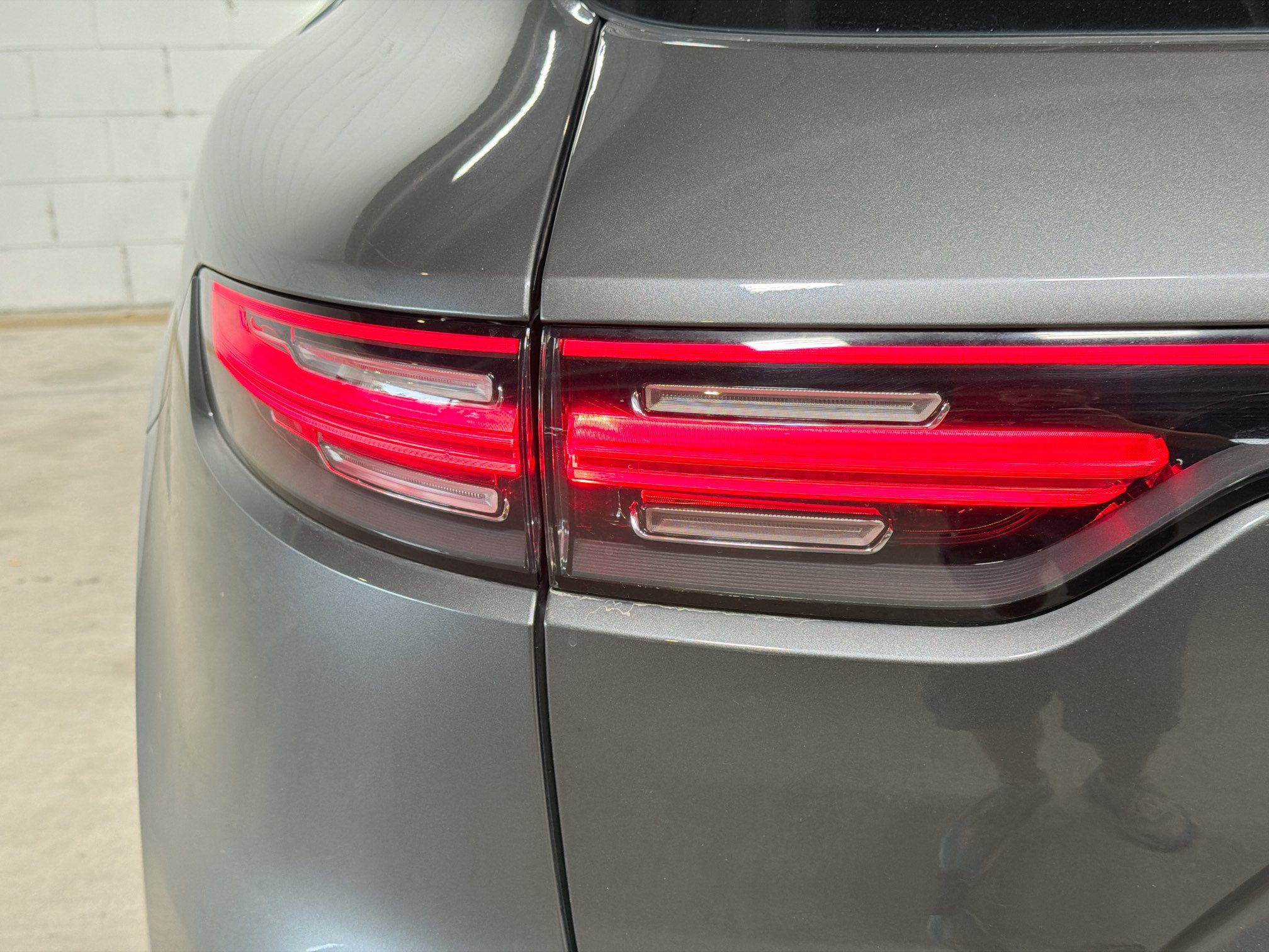Certified 2023 Porsche Cayenne AWD/4WD image 11