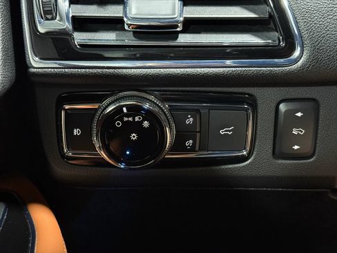 Used 2021 Lincoln Navigator Reserve w/ Luxury Package AWD/4WD image 33