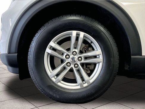 Used 2020 Ford Explorer XLT w/ Equipment Group 202A image 8