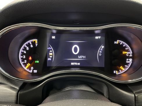 Used 2019 Jeep Grand Cherokee Limited w/ Luxury Group II image 23