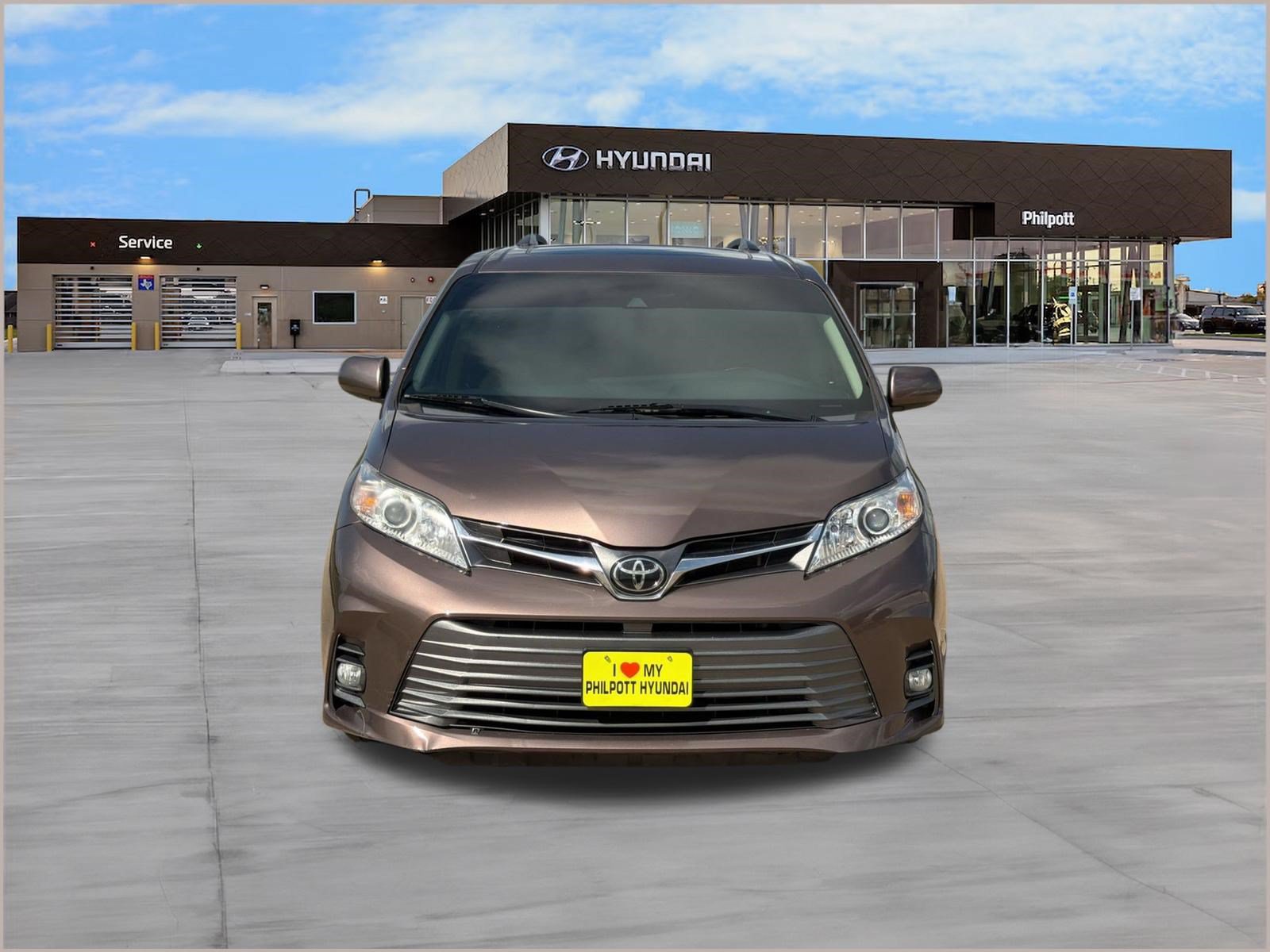 Used 2019 Toyota Sienna XLE Premium FWD image 6