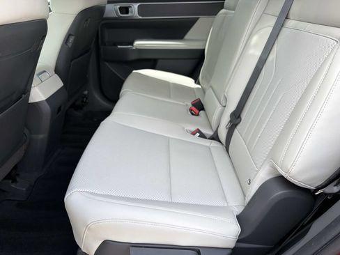 Used 2024 Hyundai Santa Fe SEL FWD image 12