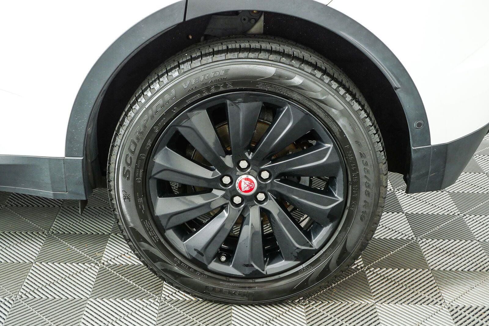 Used 2018 Jaguar E-PACE SE AWD/4WD image 39