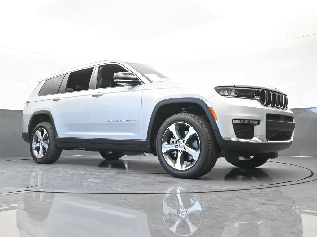 Used 2025 Jeep Grand Cherokee L Limited RWD image 64