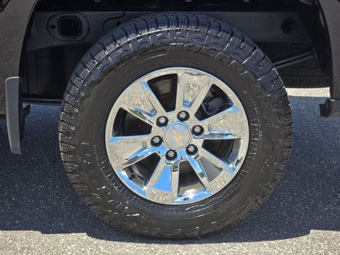 Certified 2022 Chevrolet Silverado 1500 LT AWD/4WD image 24