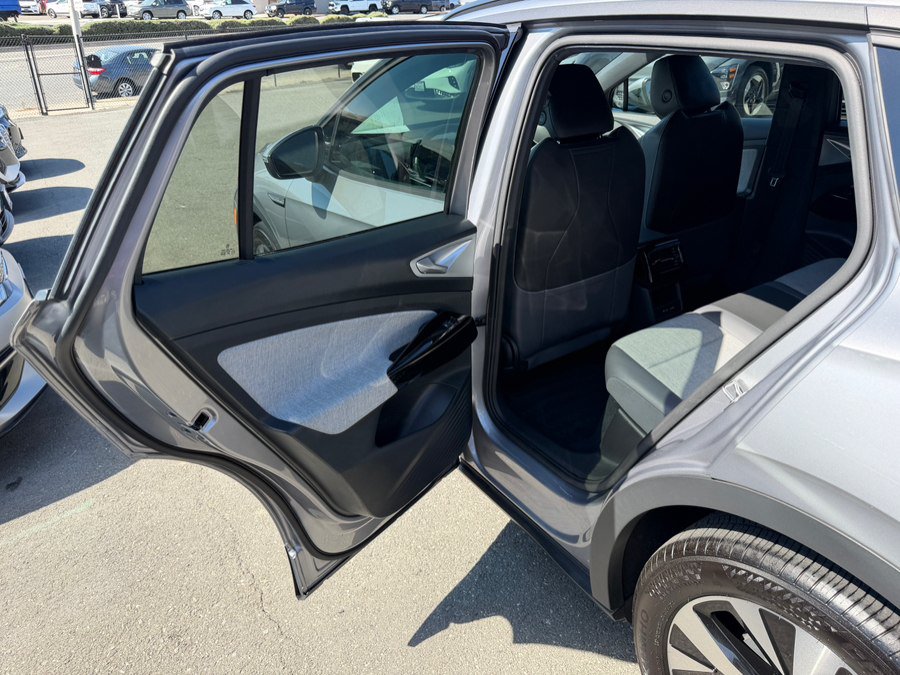 Used 2023 Volkswagen ID.4 Pro RWD image 41