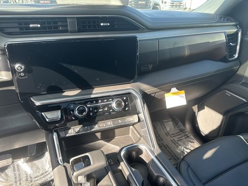 New 2026 GMC Sierra 1500 Denali w/ Denali Reserve Package image 17