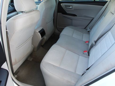 Used 2017 Toyota Camry LE FWD image 12