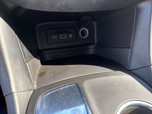 Used 2021 Chevrolet Equinox LT FWD image 22