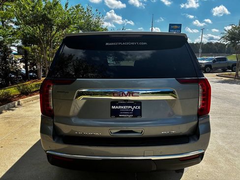 Used 2023 GMC Yukon XL SLT w/ SLT Premium Package RWD image 8