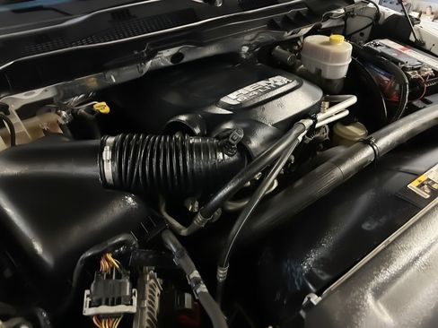 Used 2016 RAM 2500 SLT image 29