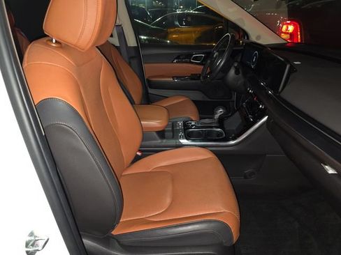 Used 2024 Kia Carnival SX Prestige FWD image 7