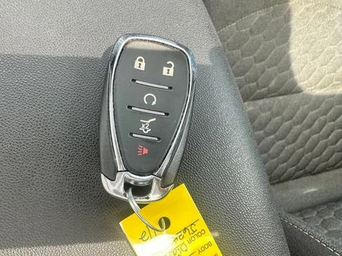 Used 2018 Chevrolet Equinox LT w/ Sun & Infotainment Package FWD image 28