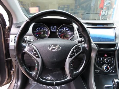Used 2015 Hyundai Elantra Limited FWD image 19