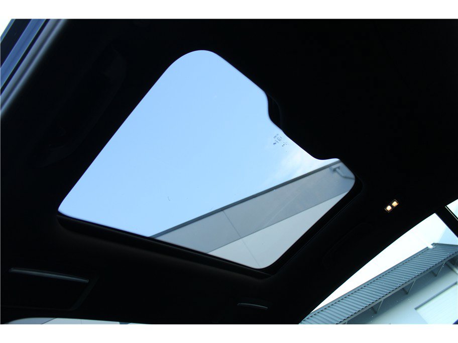 Used 2019 BMW 740i w/ M Sport Package RWD image 37