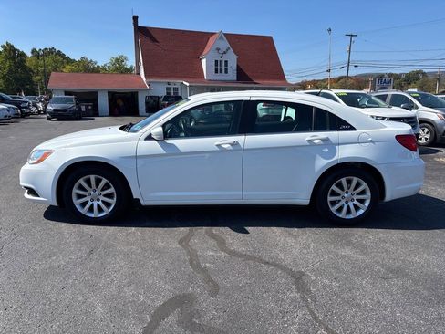 Used 2014 Chrysler 200 Touring w/ Cold Weather Group image 4