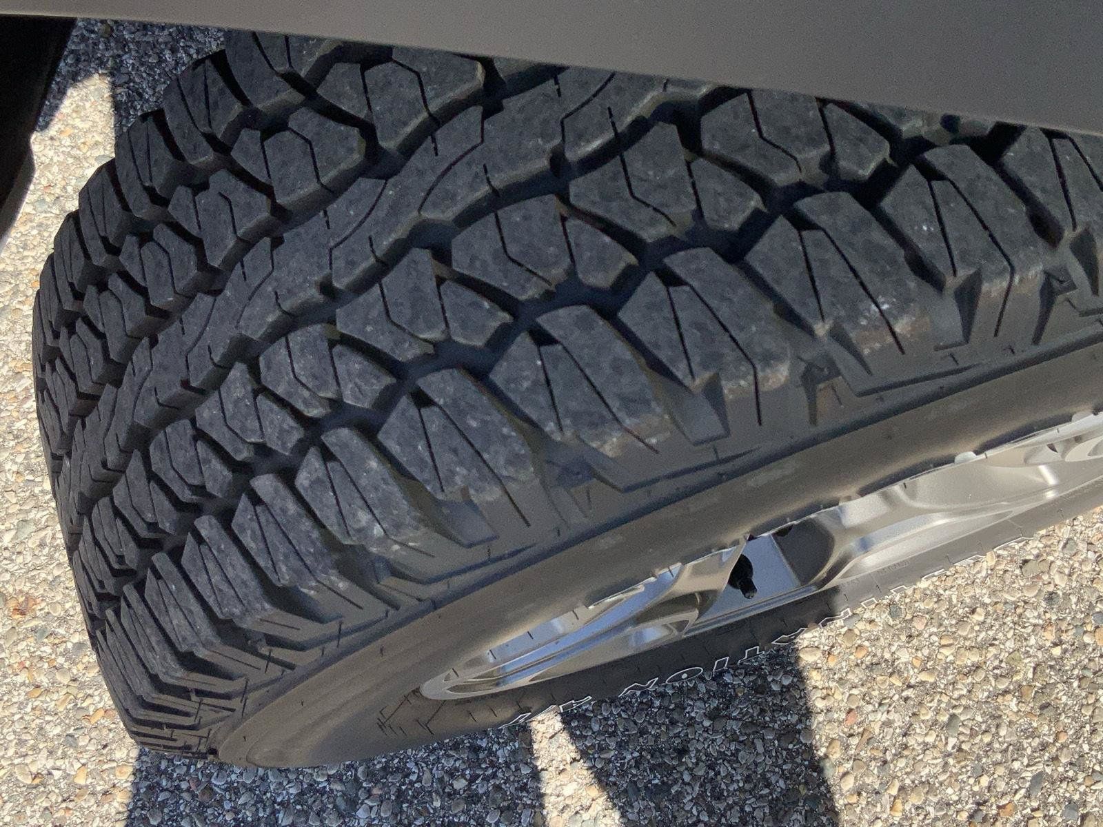 Used 2022 Jeep Cherokee Trailhawk AWD/4WD image 17