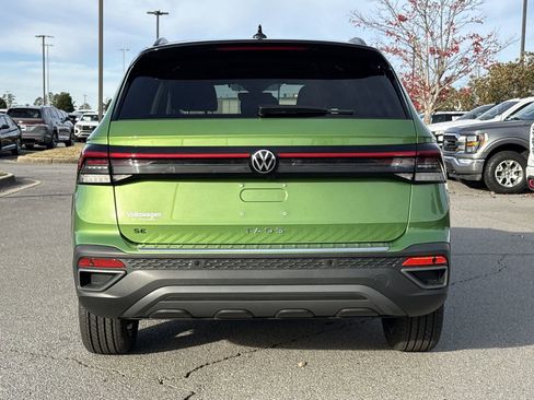 New 2026 Volkswagen Taos SE FWD image 4